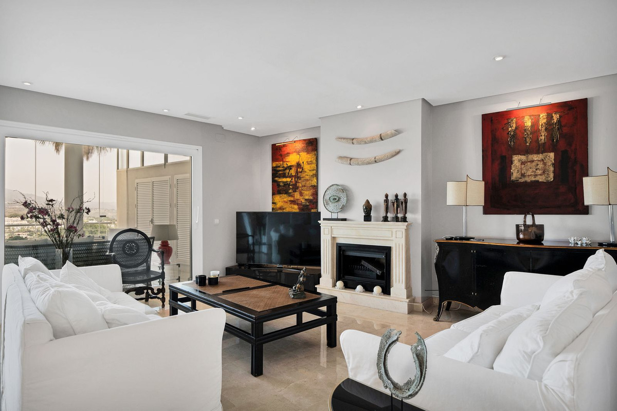 Penthouse for sale in Nueva Andalucía | 3 bedrooms H5134141
