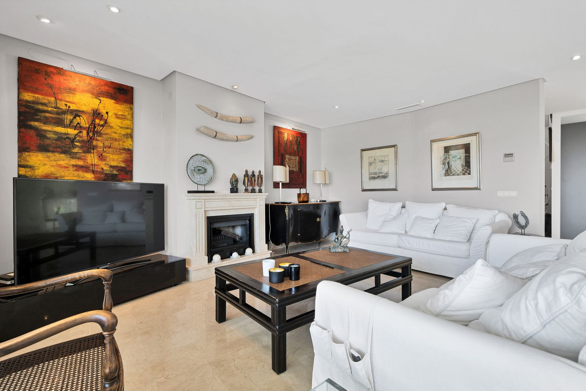 Penthouse for sale in Nueva Andalucía | 3 bedrooms H5134141