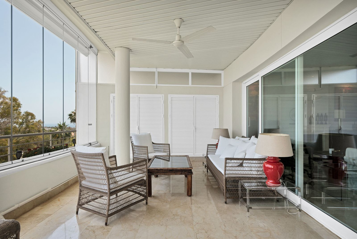 Penthouse for sale in Nueva Andalucía | 3 bedrooms H5134141