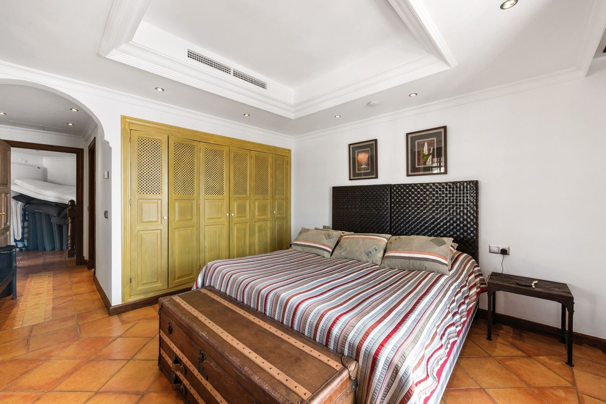 Huis te koop in Nueva Andalucía | 4 slaapkamers H5138836