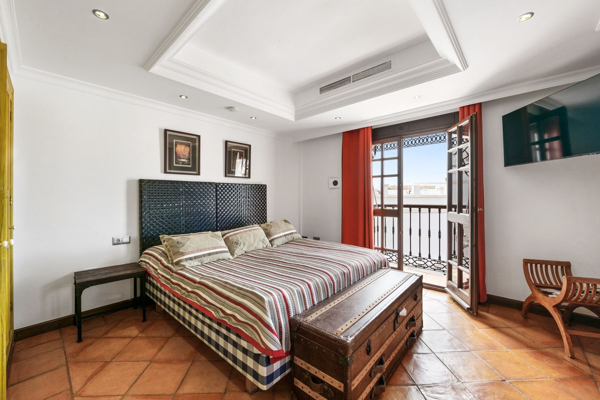 Huis te koop in Nueva Andalucía | 4 slaapkamers H5138836