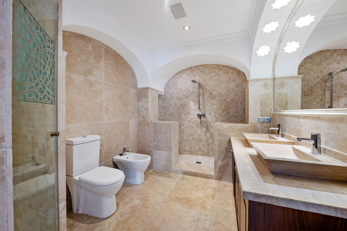 Huis te koop in Nueva Andalucía | 4 slaapkamers H5138836