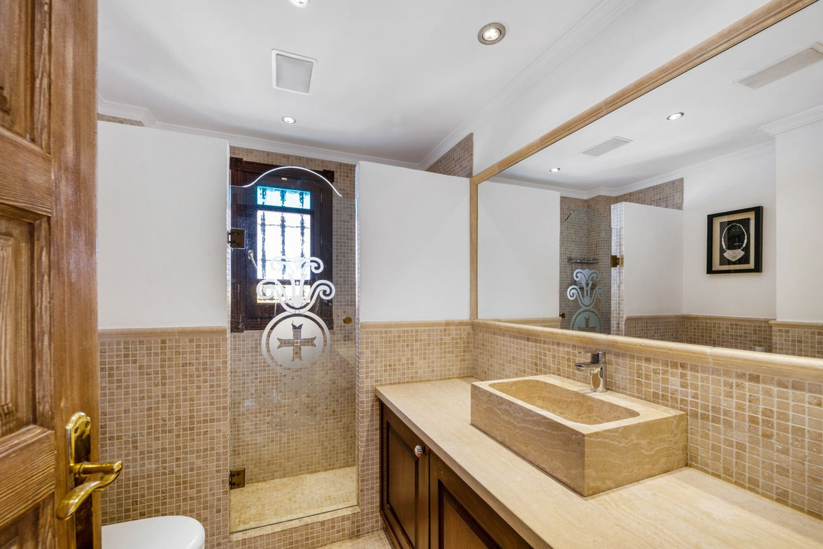 Huis te koop in Nueva Andalucía | 4 slaapkamers H5138836