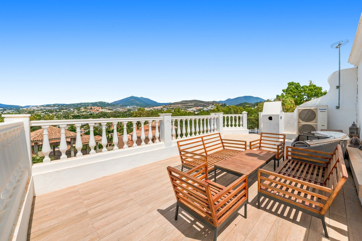 Huis te koop in Nueva Andalucía | 4 slaapkamers H5138836