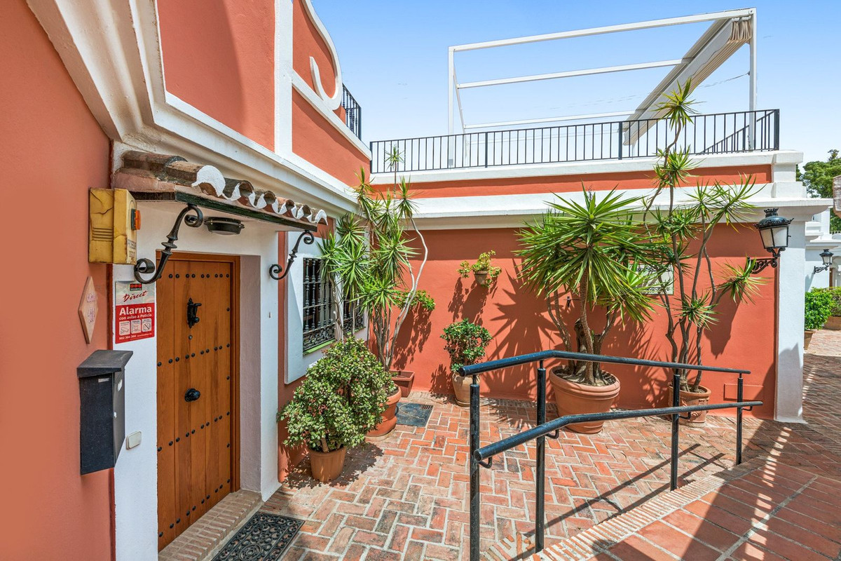 Huis te koop in Nueva Andalucía | 4 slaapkamers H5138836