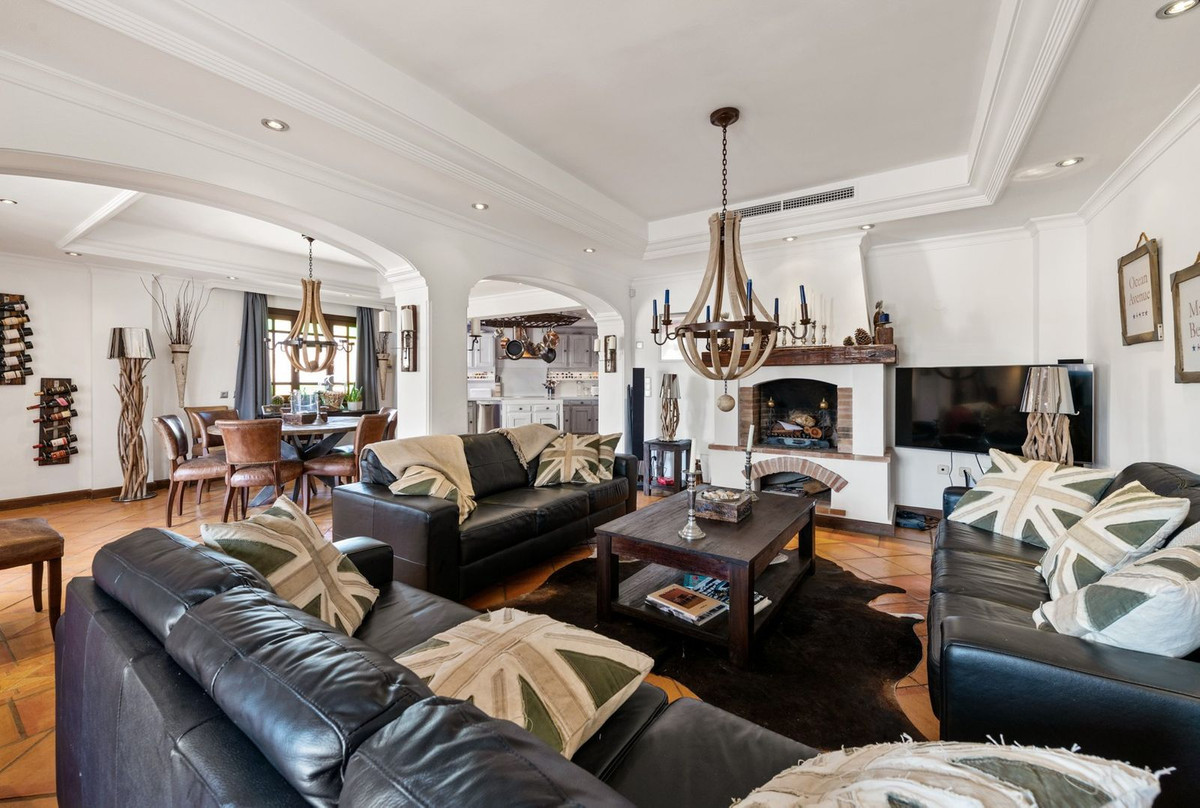 Huis te koop in Nueva Andalucía | 4 slaapkamers H5138836