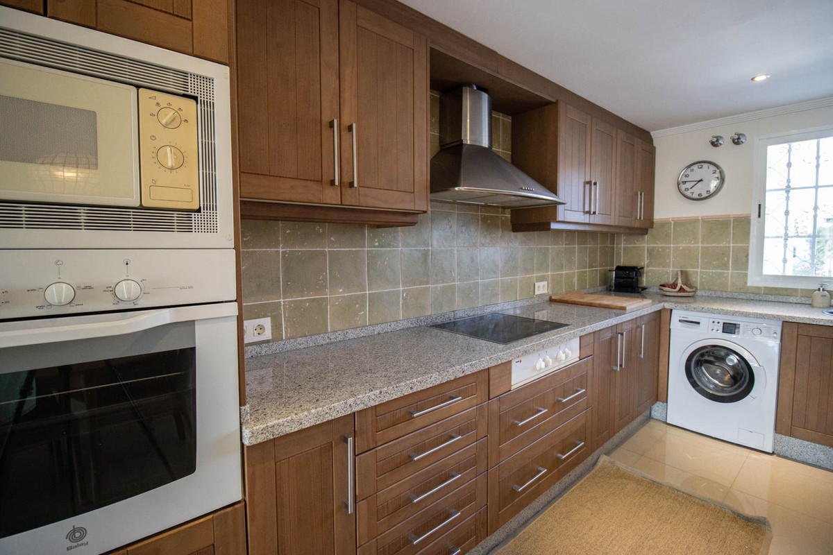 Appartement te koop in Nueva Andalucía | 2 slaapkamers H5140855