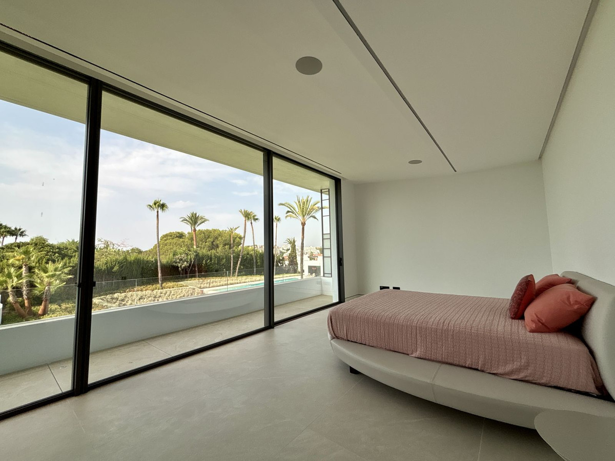 Huis te koop in Nueva Andalucía | 4 slaapkamers H5140960