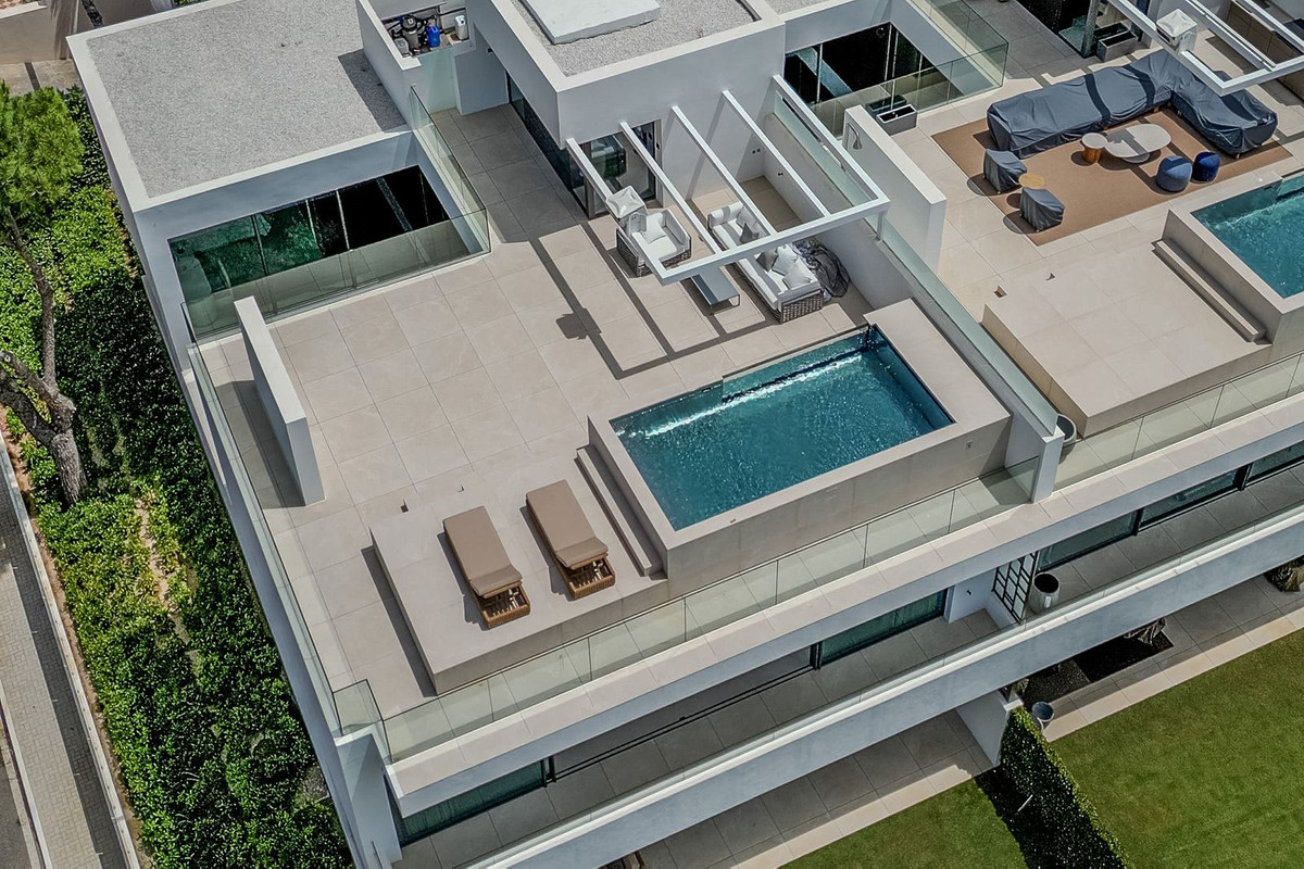 Huis te koop in Nueva Andalucía | 4 slaapkamers H5140960