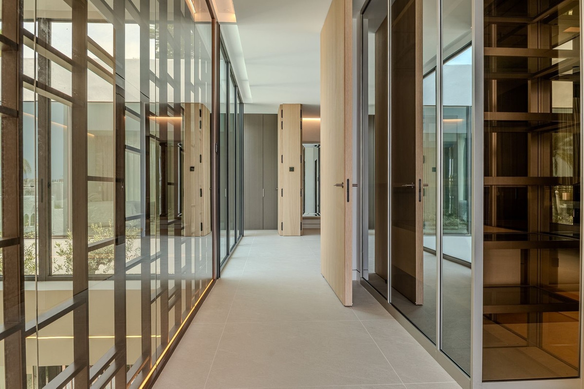 Huis te koop in Nueva Andalucía | 4 slaapkamers H5140960