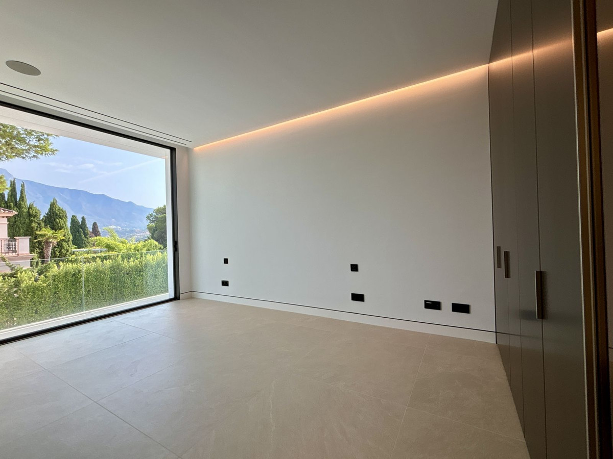 Huis te koop in Nueva Andalucía | 4 slaapkamers H5140960