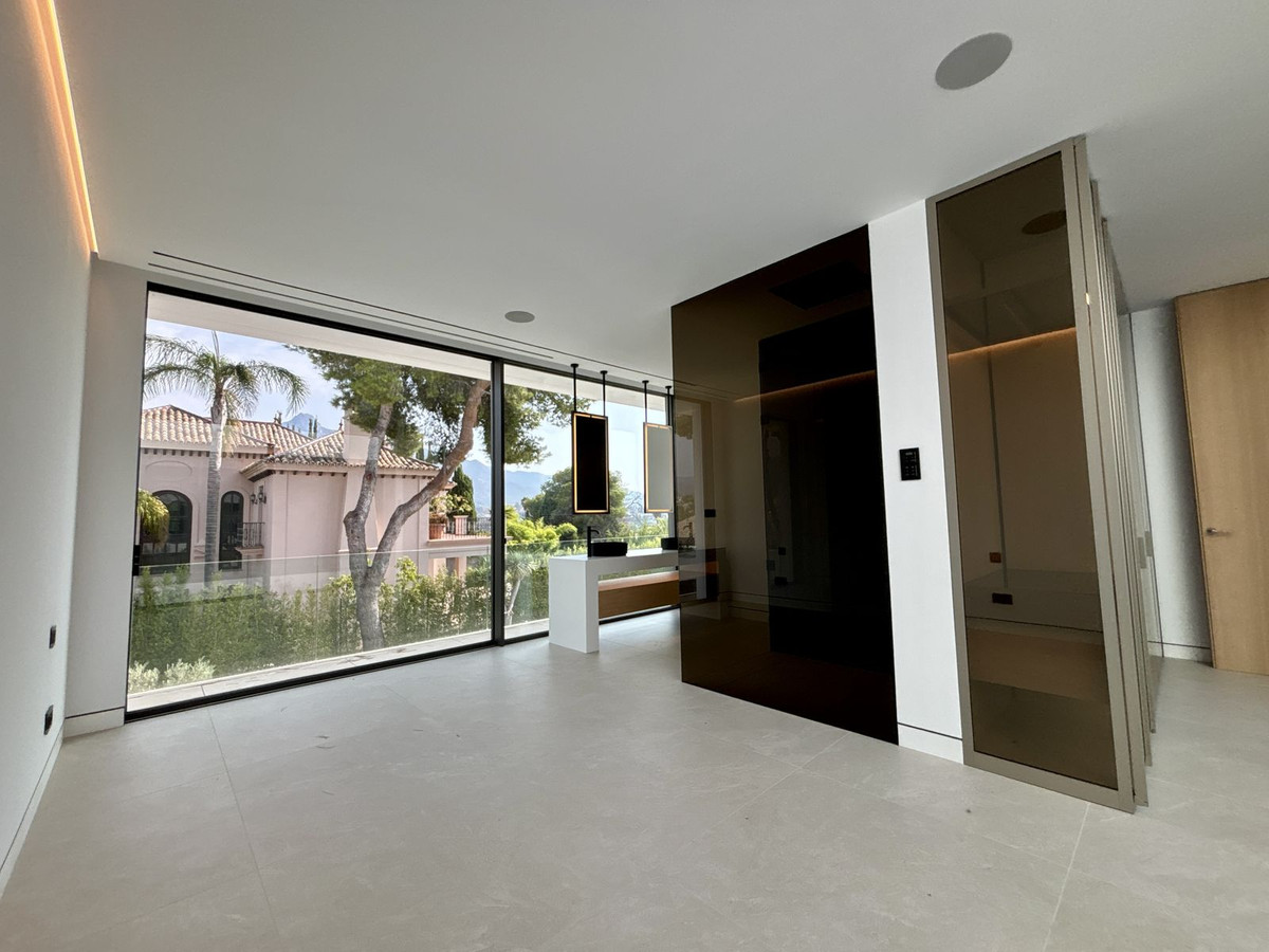 Huis te koop in Nueva Andalucía | 4 slaapkamers H5140960