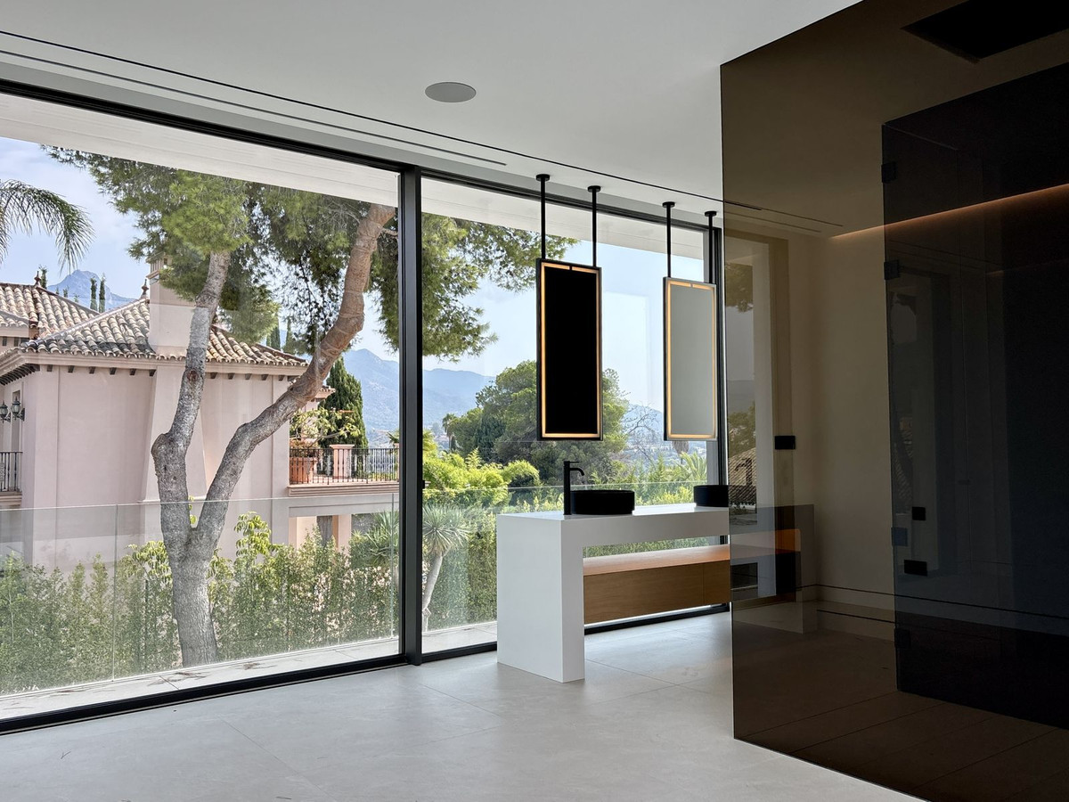 Huis te koop in Nueva Andalucía | 4 slaapkamers H5140960