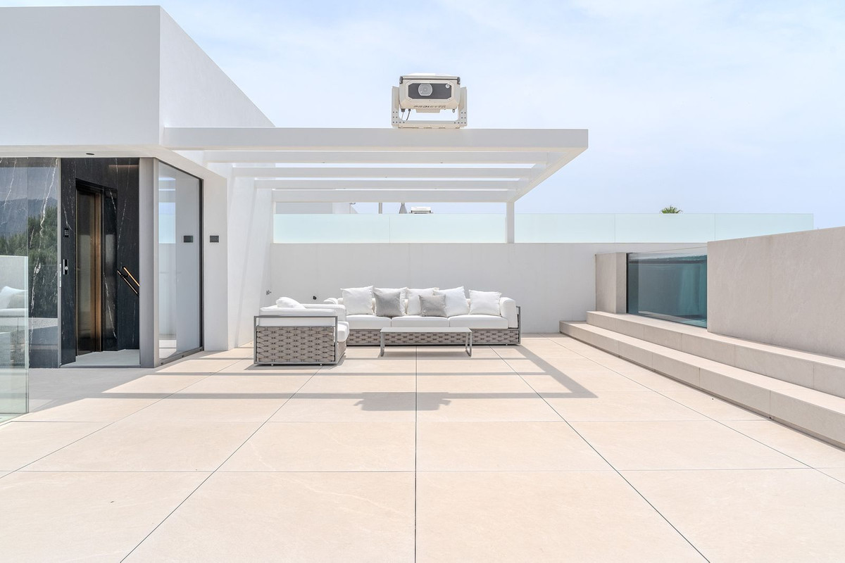 Huis te koop in Nueva Andalucía | 4 slaapkamers H5140960