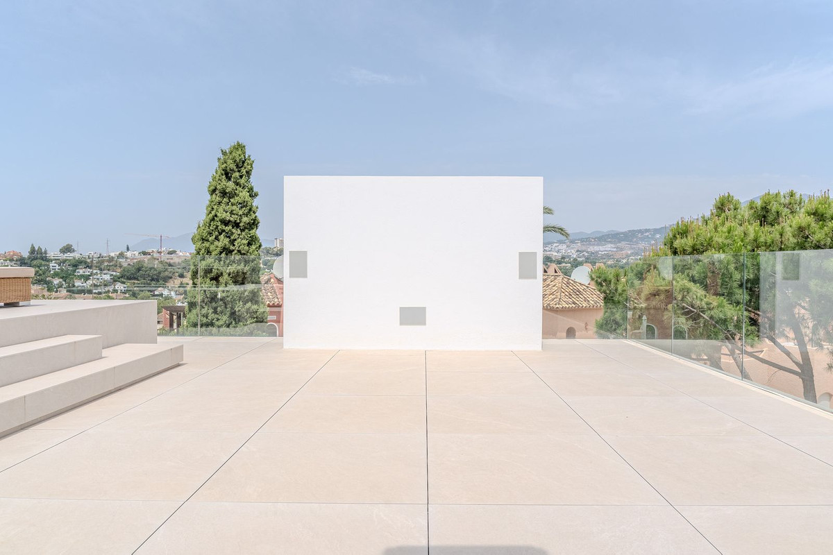 Huis te koop in Nueva Andalucía | 4 slaapkamers H5140960