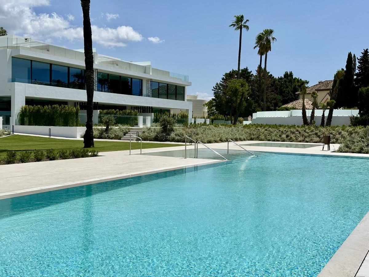 Huis te koop in Nueva Andalucía | 4 slaapkamers H5140960
