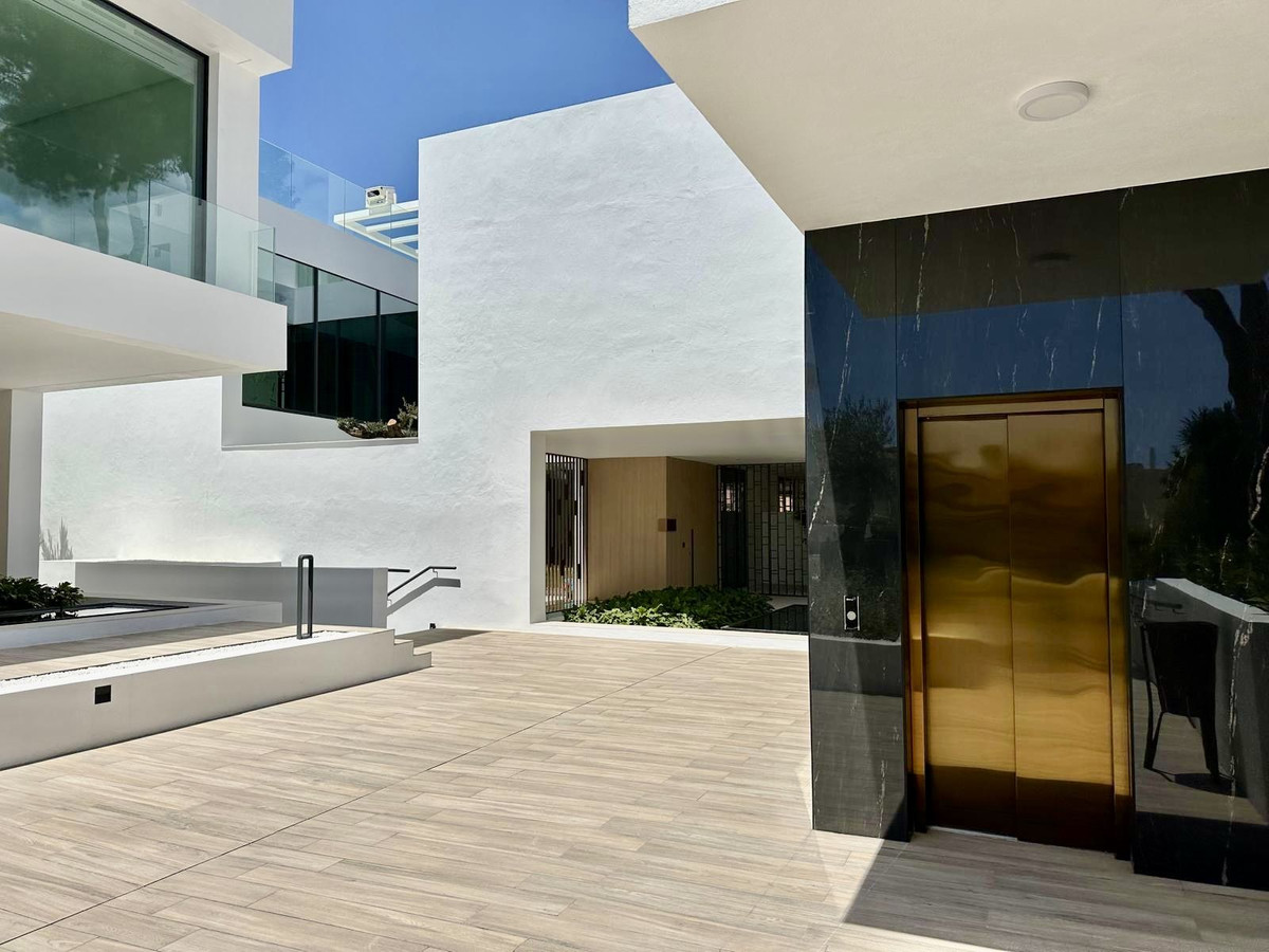 Huis te koop in Nueva Andalucía | 4 slaapkamers H5140960