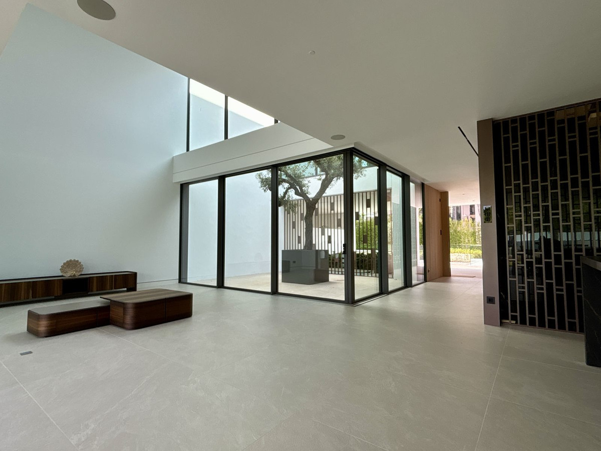 Huis te koop in Nueva Andalucía | 4 slaapkamers H5140960