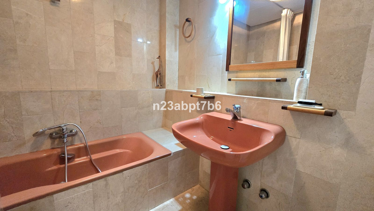 Appartement te koop in Nueva Andalucía | 2 slaapkamers H5142721