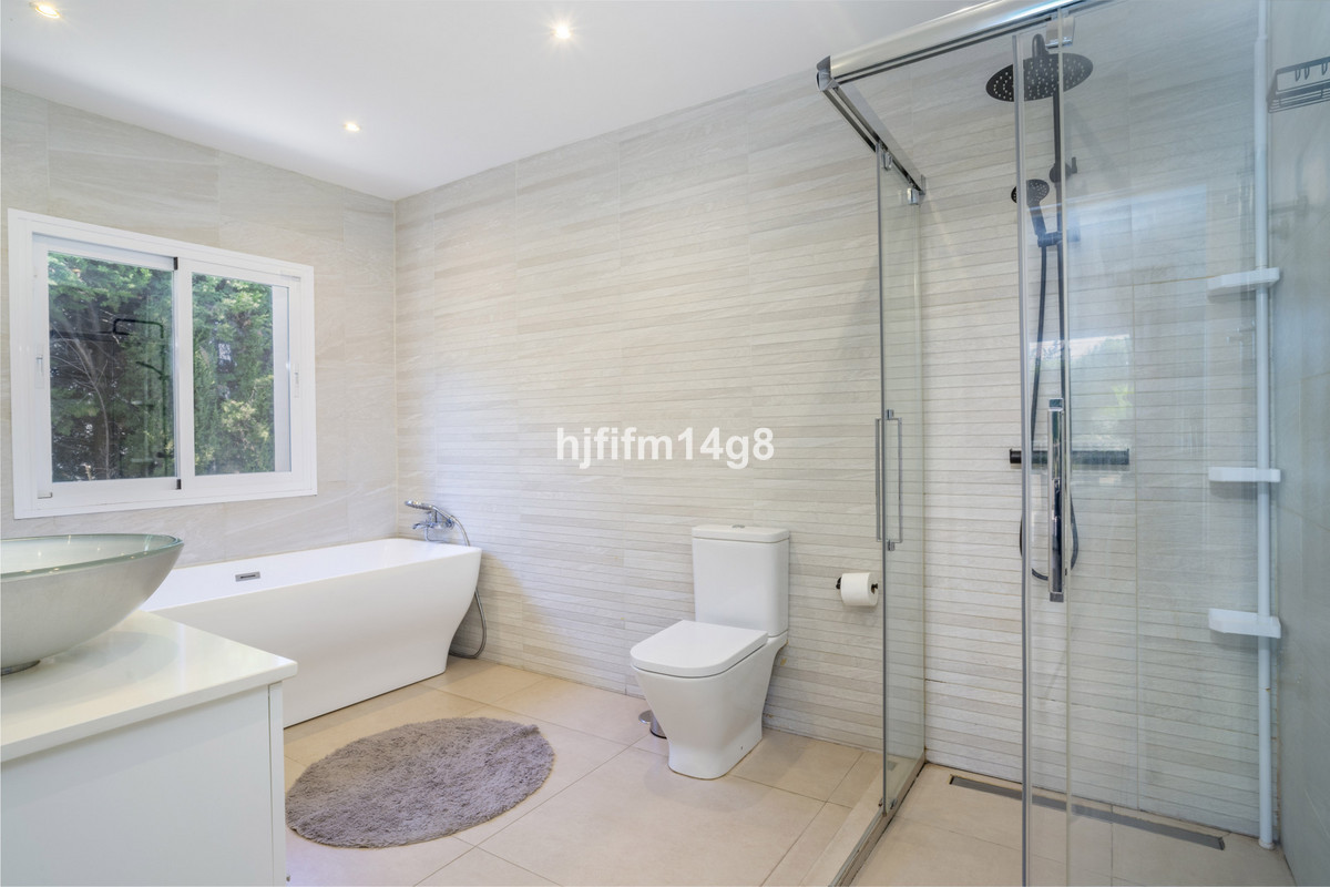 Huis te koop in Nueva Andalucía | 4 slaapkamers H5143321