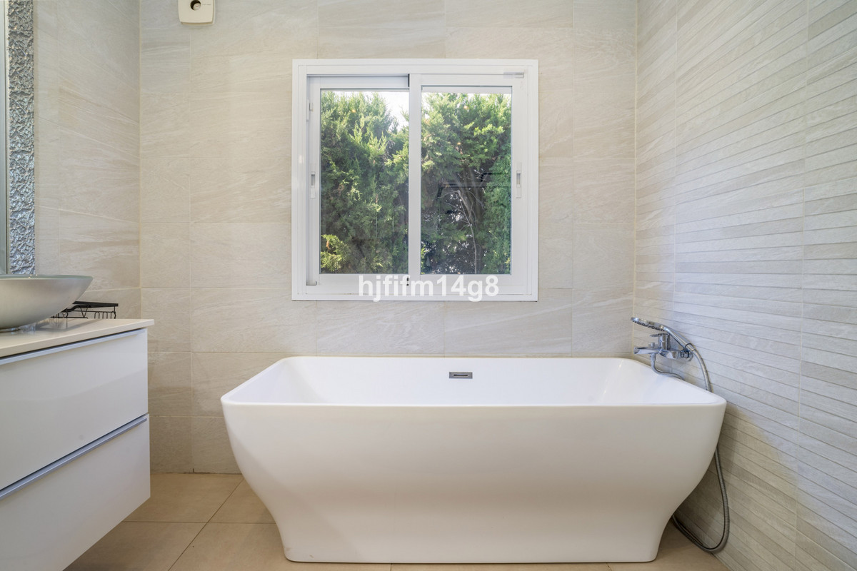Huis te koop in Nueva Andalucía | 4 slaapkamers H5143321