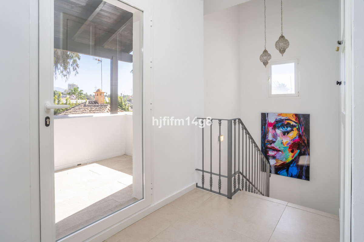 Huis te koop in Nueva Andalucía | 4 slaapkamers H5143321