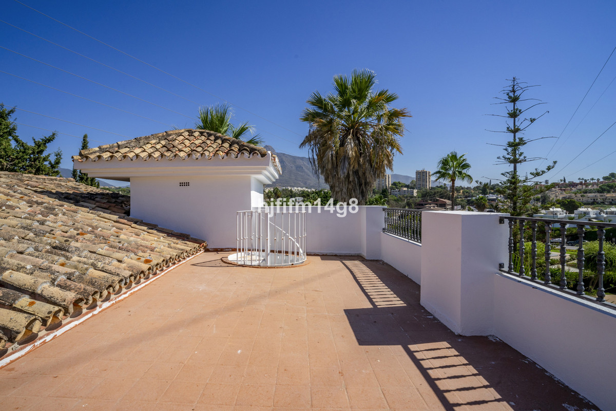 Huis te koop in Nueva Andalucía | 4 slaapkamers H5143321