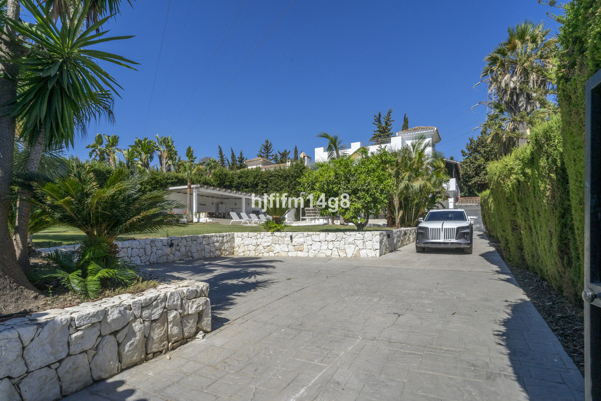 Huis te koop in Nueva Andalucía | 4 slaapkamers H5143321