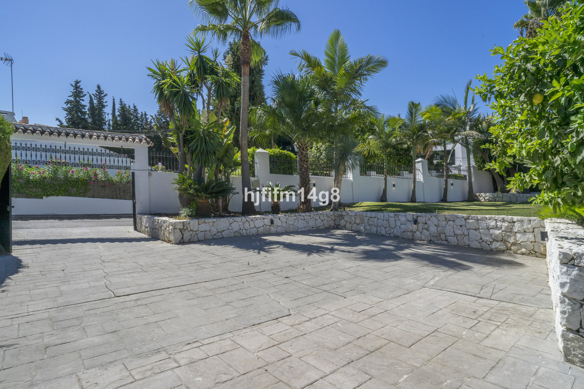Huis te koop in Nueva Andalucía | 4 slaapkamers H5143321