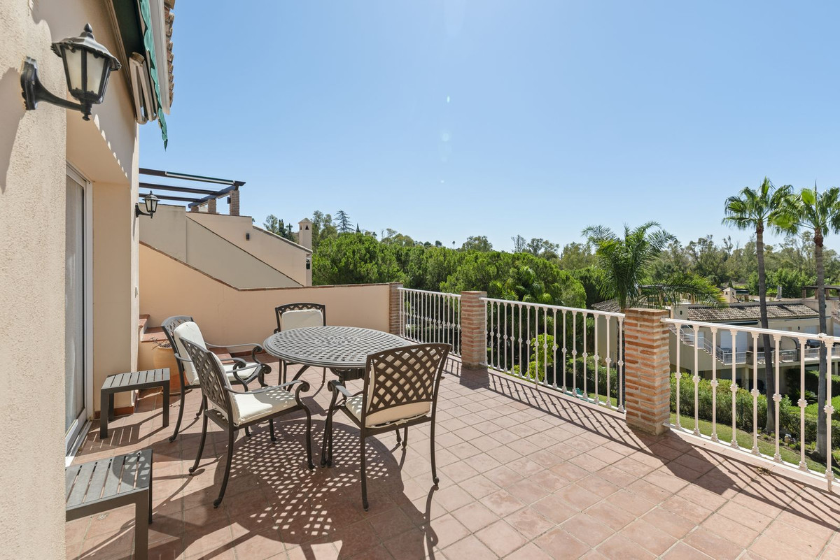 Appartement te koop in Nueva Andalucía | 3 slaapkamers H5143657