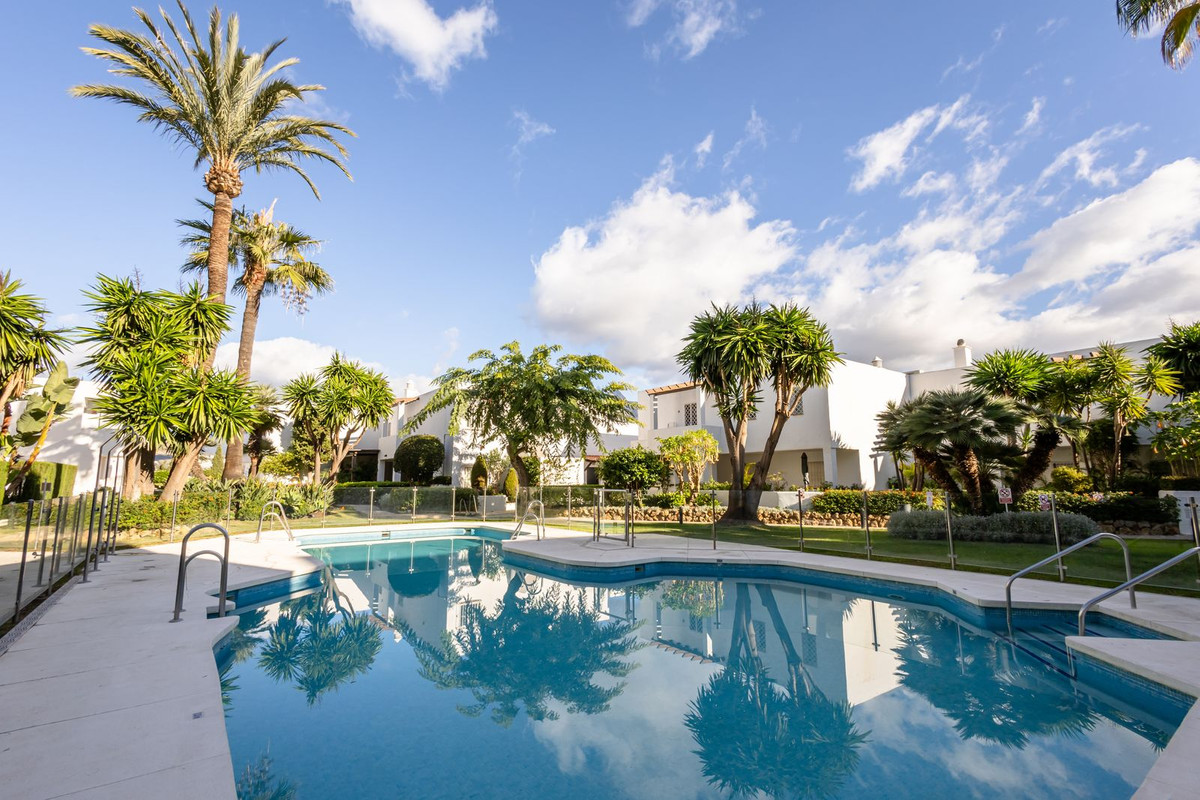 Appartement te koop in Nueva Andalucía | 2 slaapkamers H5143975