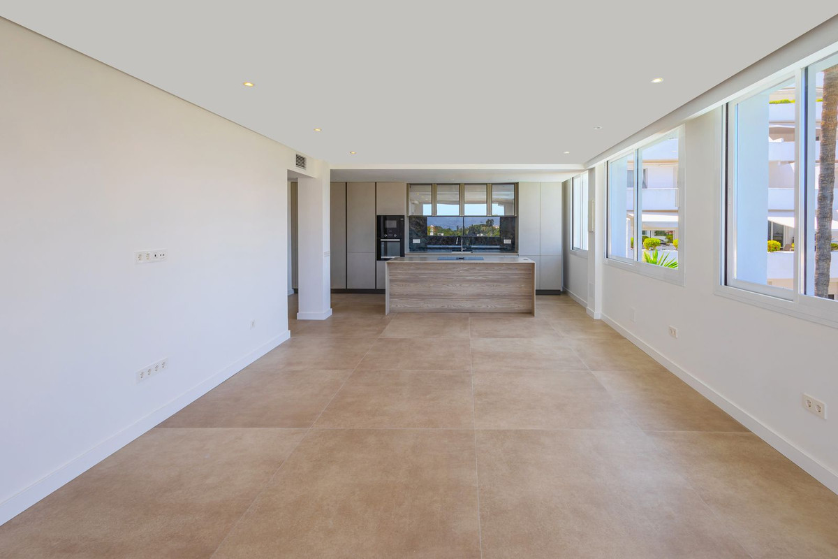 Appartement te koop in Nueva Andalucía | 2 slaapkamers H5143975