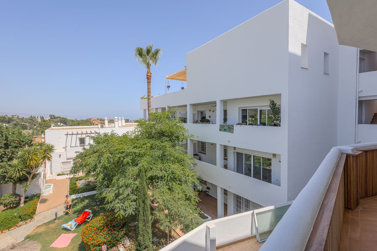 Appartement te koop in Nueva Andalucía | 2 slaapkamers H5143975