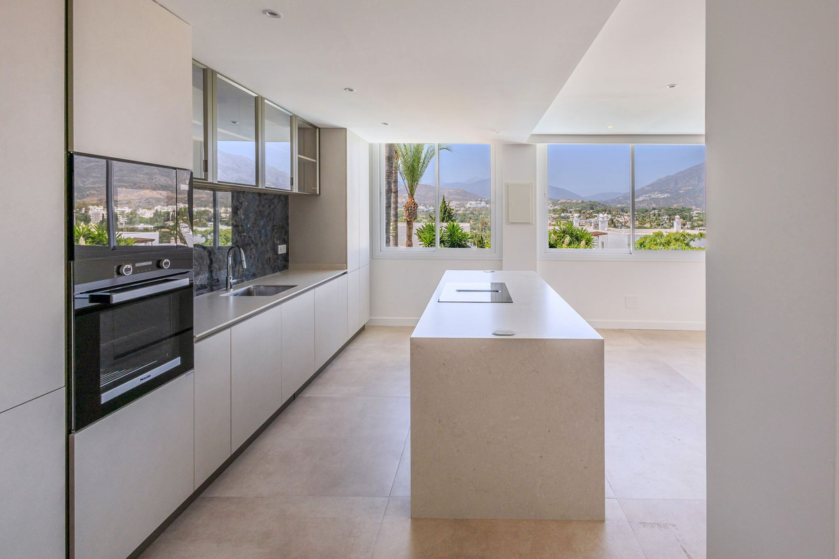 Appartement te koop in Nueva Andalucía | 2 slaapkamers H5143975