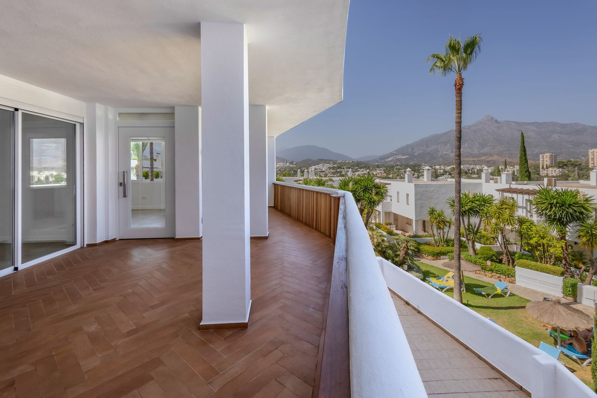 Appartement te koop in Nueva Andalucía | 2 slaapkamers H5143975