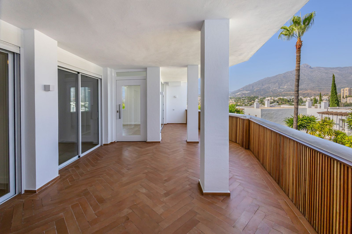 Appartement te koop in Nueva Andalucía | 2 slaapkamers H5143975