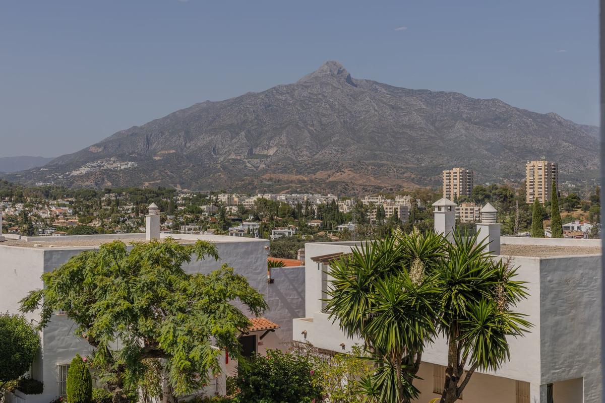 Appartement te koop in Nueva Andalucía | 2 slaapkamers H5143975
