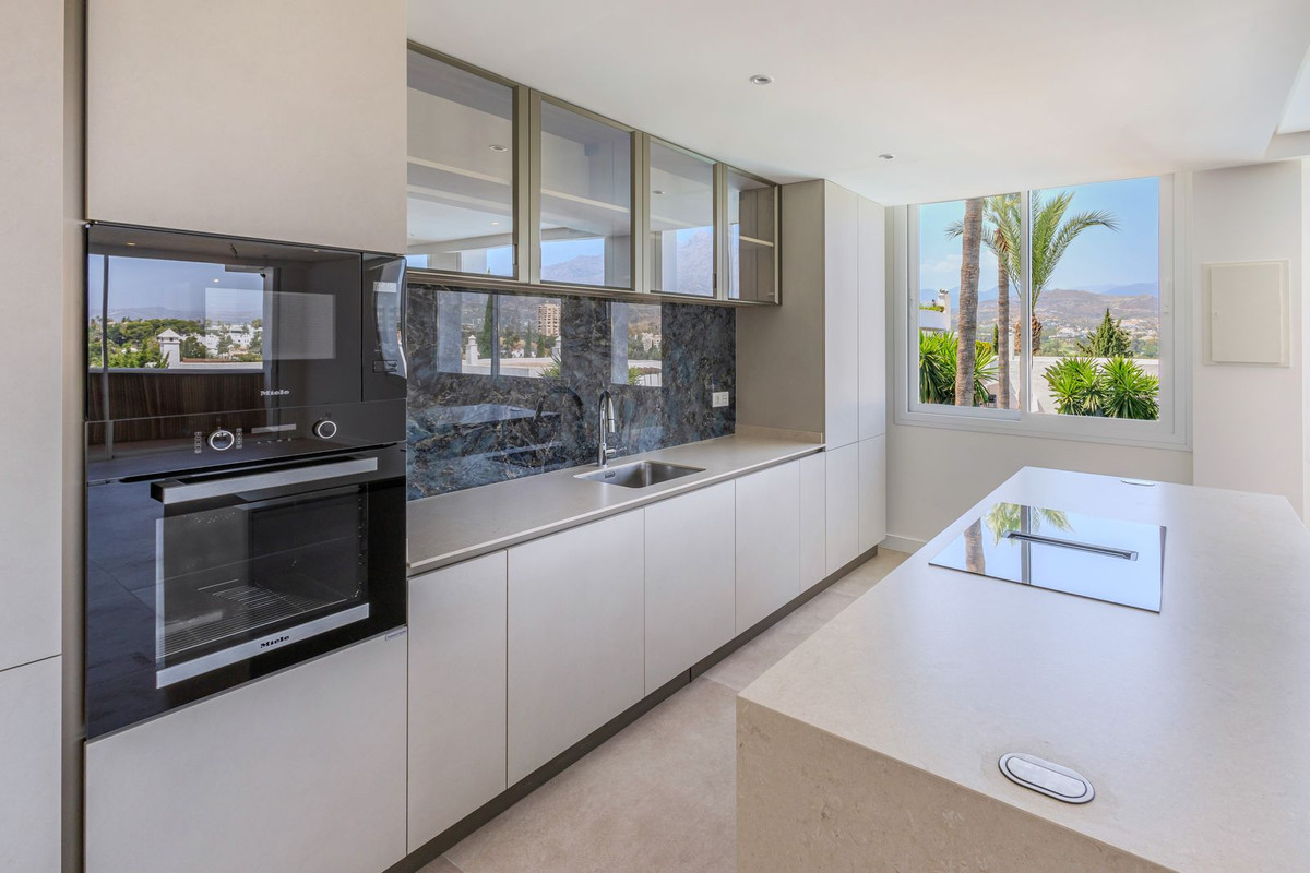 Appartement te koop in Nueva Andalucía | 2 slaapkamers H5143975