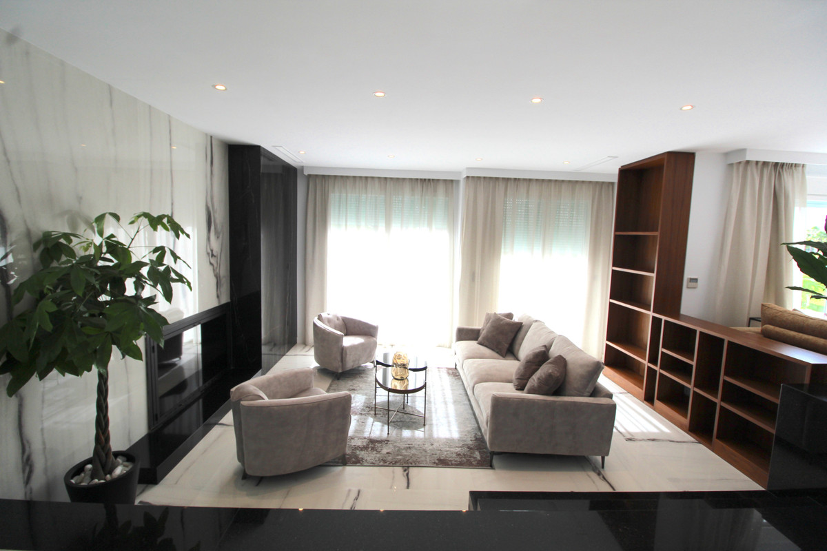 Huis te koop in Nueva Andalucía | 5 slaapkamers H5145193