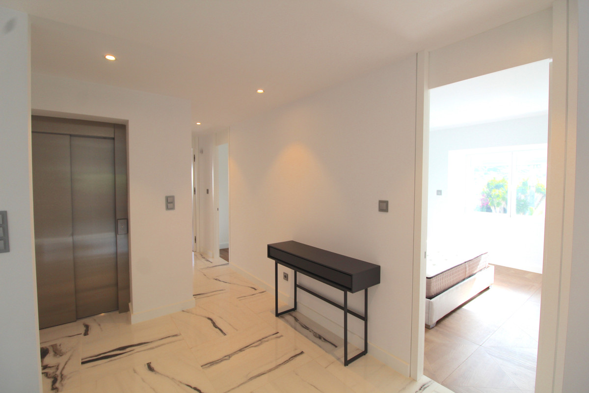 Huis te koop in Nueva Andalucía | 5 slaapkamers H5145193