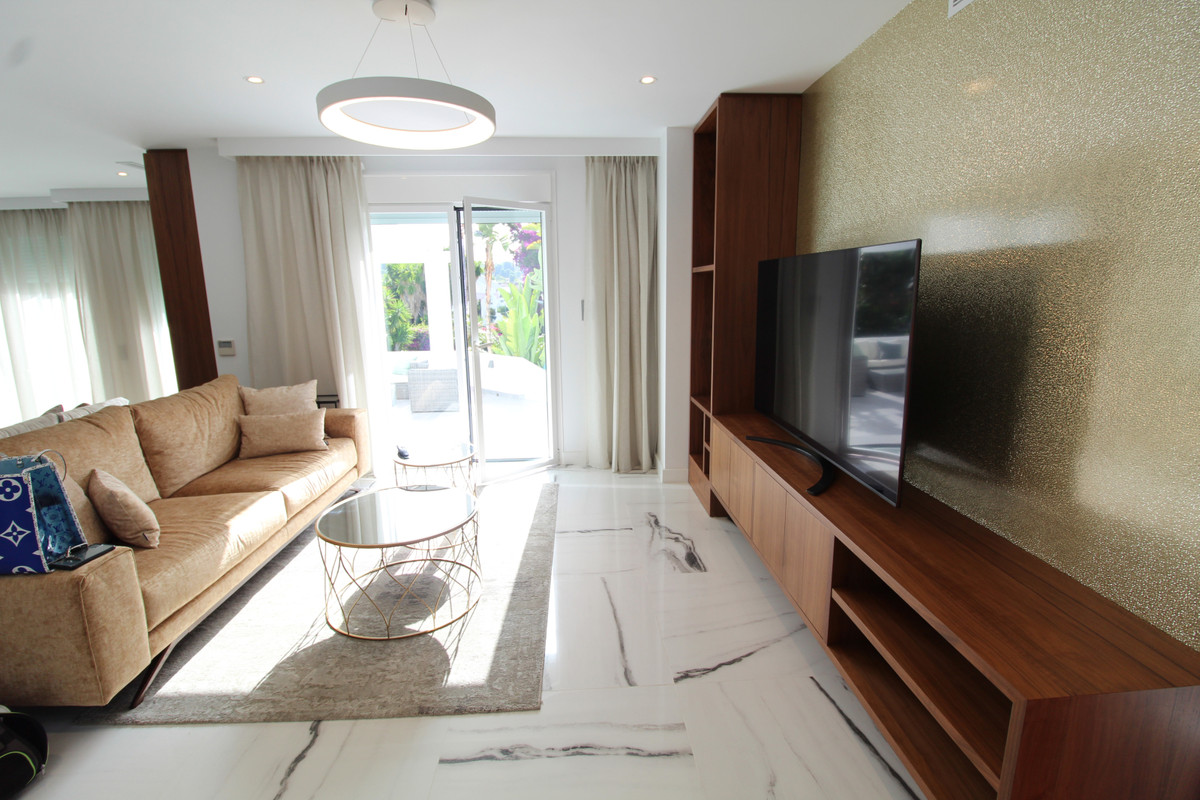 Huis te koop in Nueva Andalucía | 5 slaapkamers H5145193