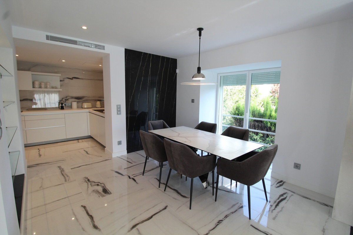 Huis te koop in Nueva Andalucía | 5 slaapkamers H5145193
