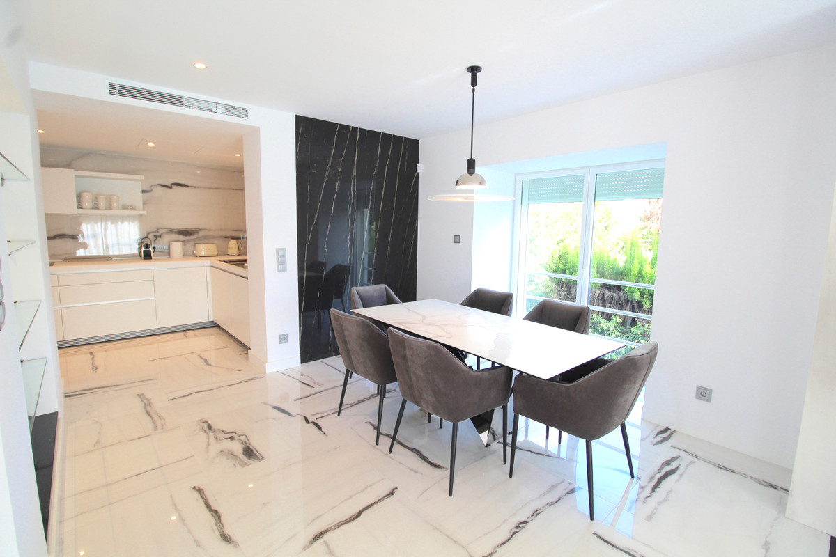 Huis te koop in Nueva Andalucía | 5 slaapkamers H5145193