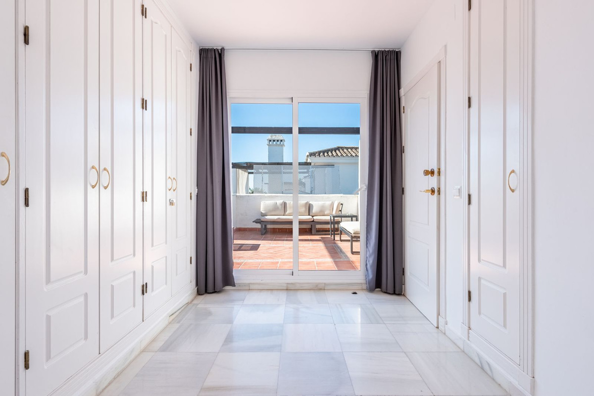 Appartement te koop in Nueva Andalucía | 3 slaapkamers H5145889