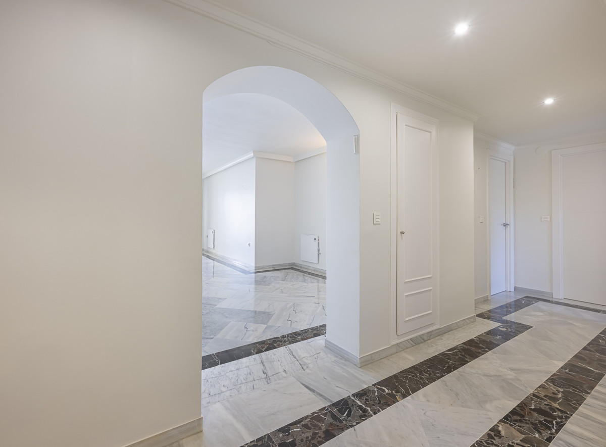 Appartement te koop in Nueva Andalucía | 2 slaapkamers H5150794