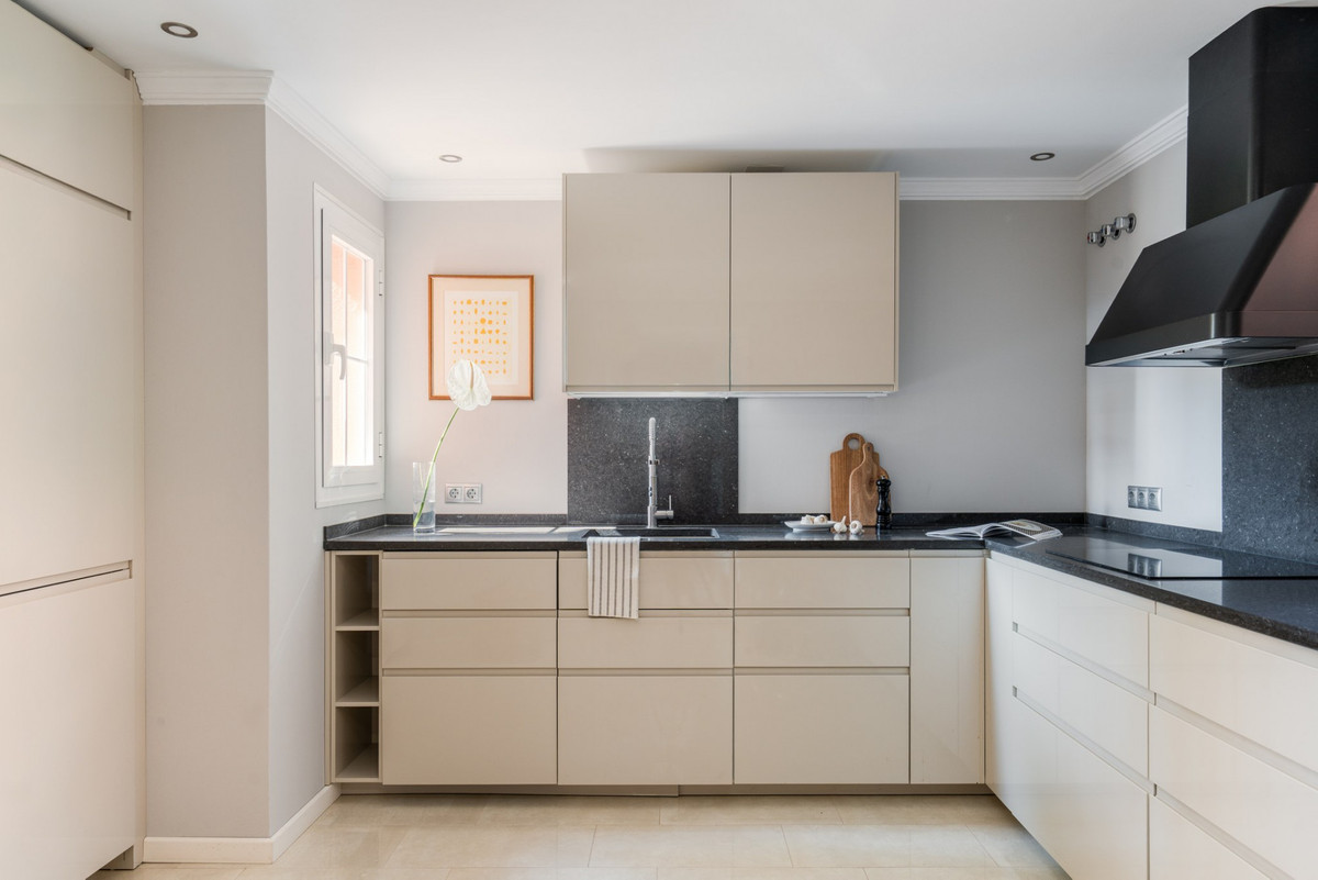 Appartement te koop in Nueva Andalucía | 2 slaapkamers H5152282