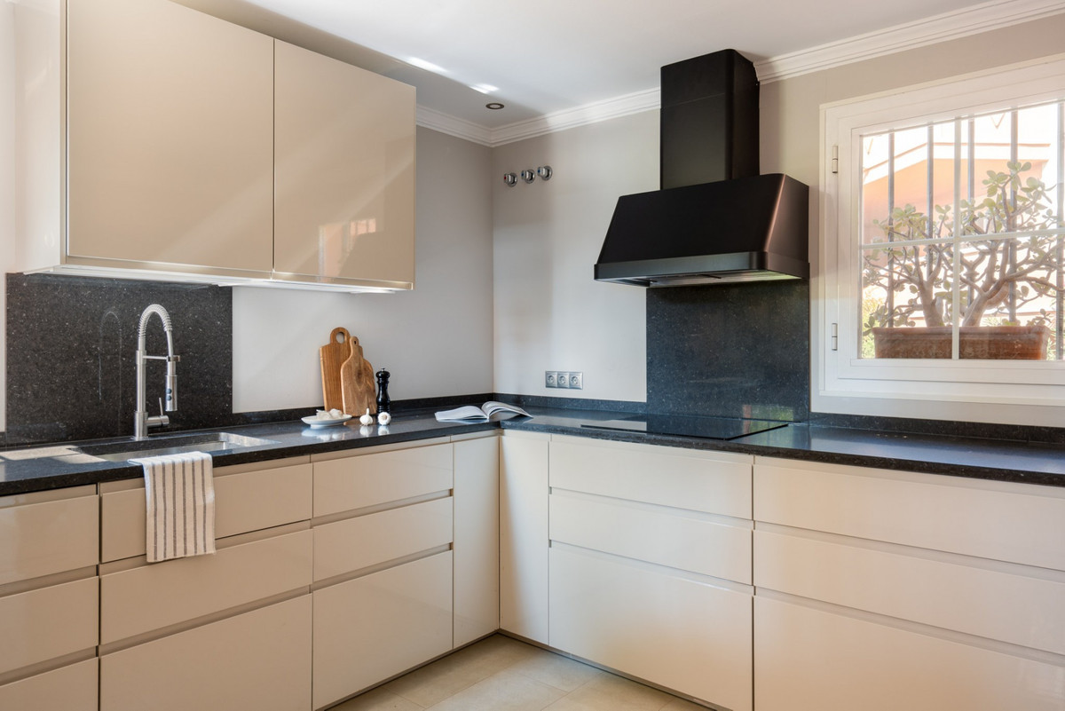 Appartement te koop in Nueva Andalucía | 2 slaapkamers H5152282