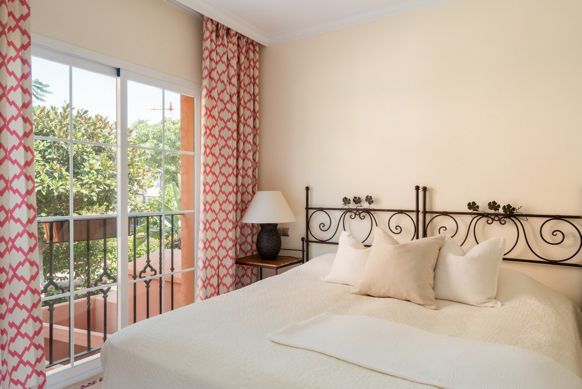 Appartement te koop in Nueva Andalucía | 2 slaapkamers H5152282