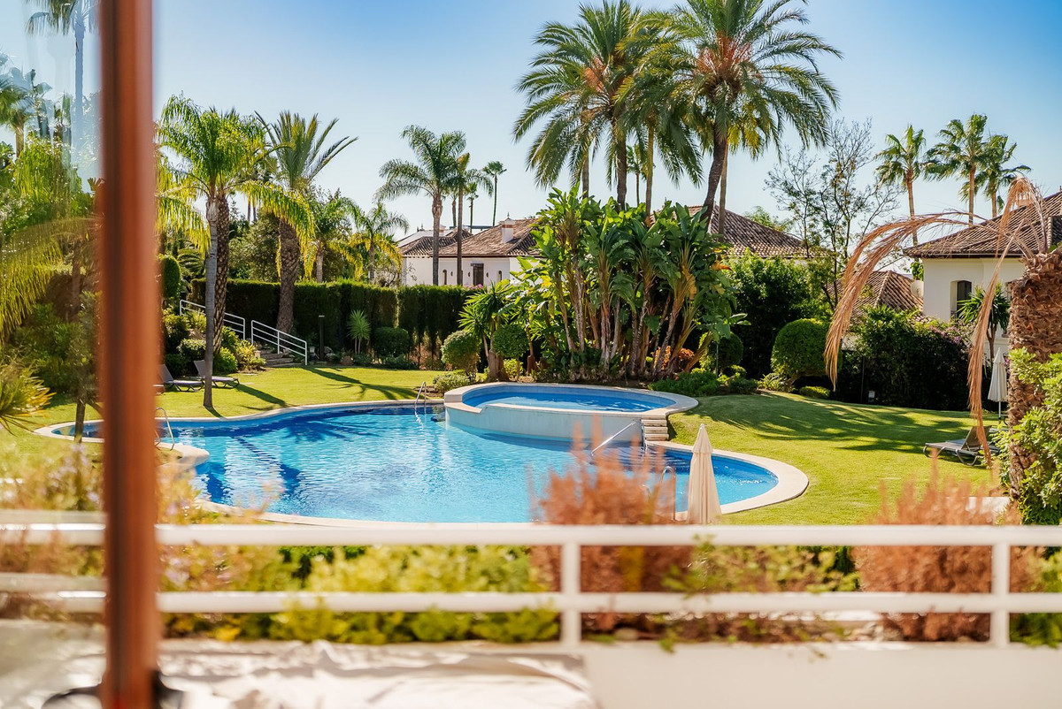 Appartement te koop in Nueva Andalucía | 4 slaapkamers H5155126