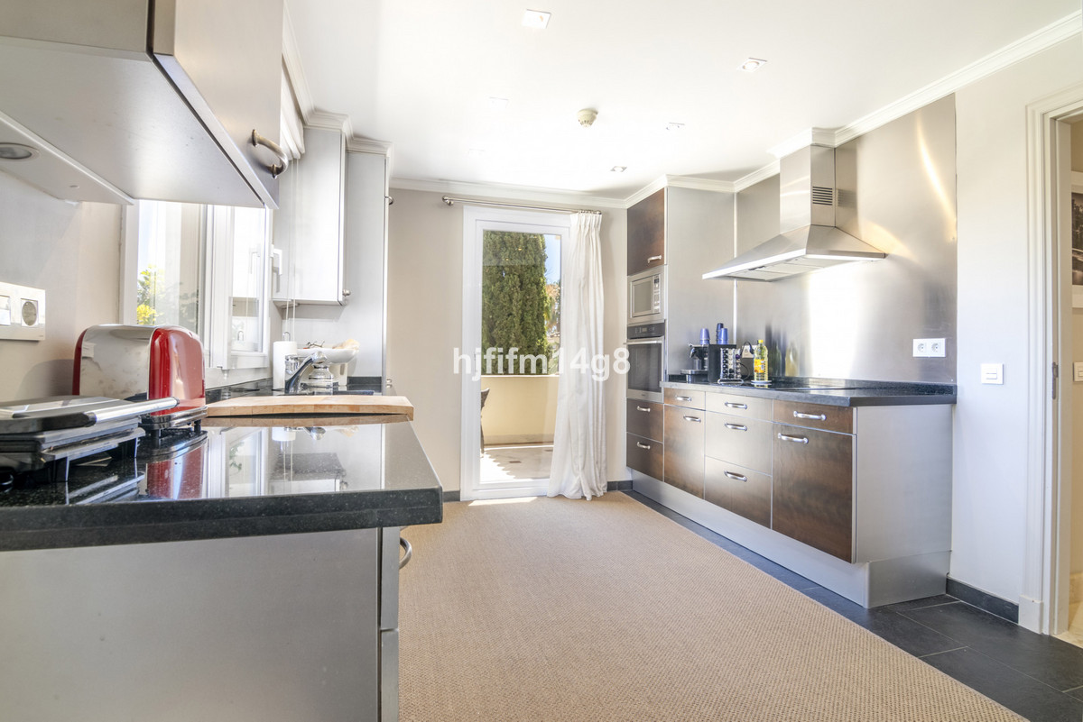 Appartement te koop in Nueva Andalucía | 3 slaapkamers H5159743